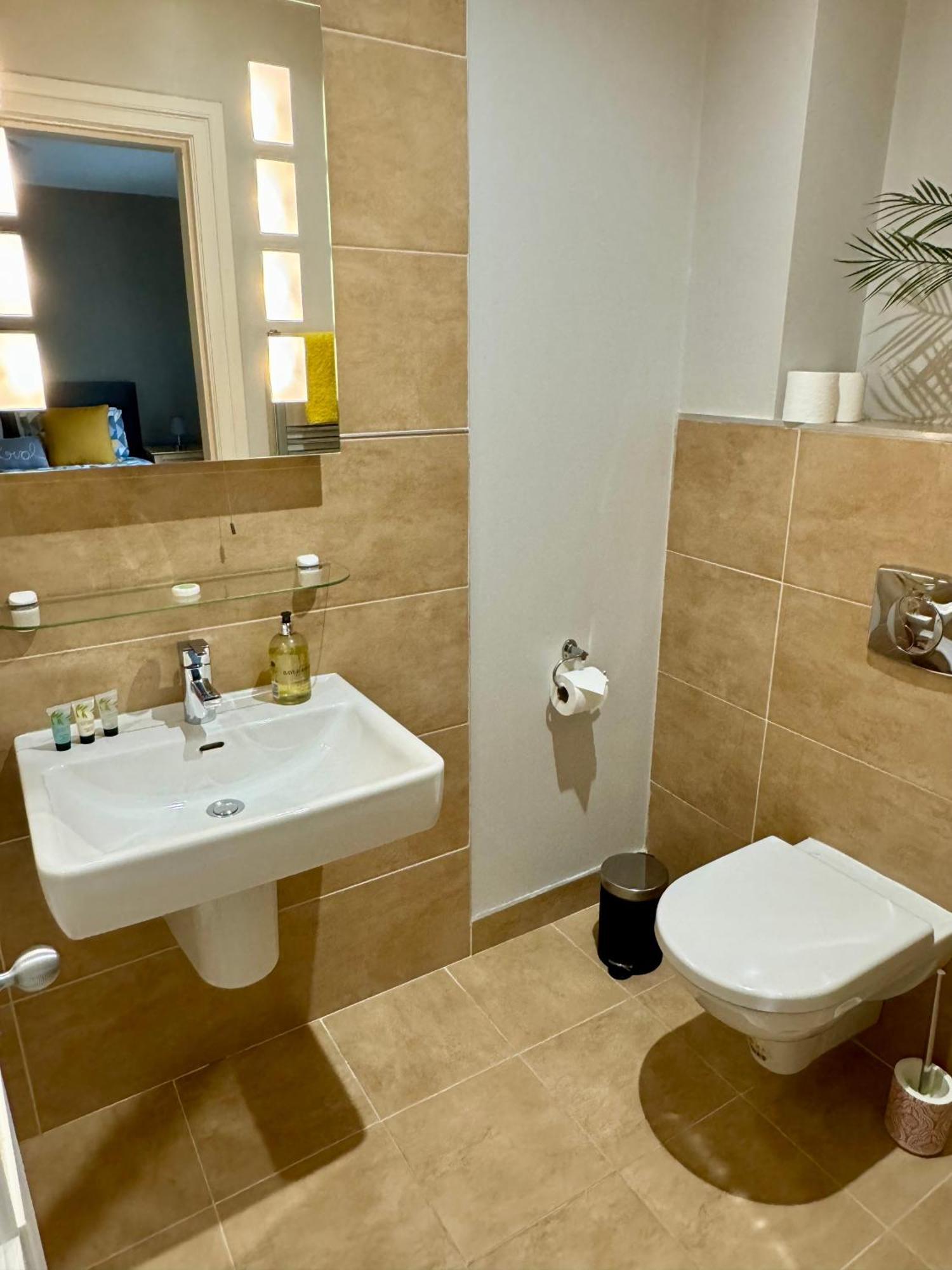 3 Castle Hume Court Holiday House Эннискиллен Экстерьер фото